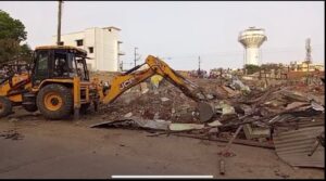 Vadodara municipal demolished one more dharmik place at mid night netafy news